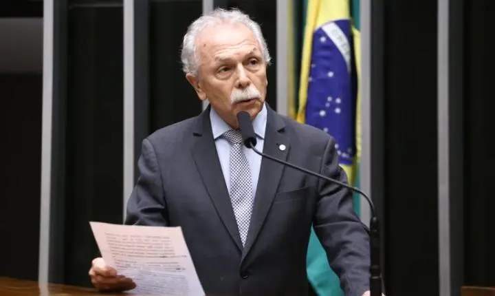 Projeto propõe banir plásticos descartáveis de órgãos públicos e escolas