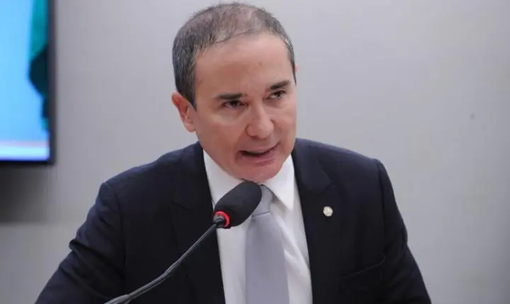 Projeto de lei quer proibir publicidade em planos de streaming sem anúncios