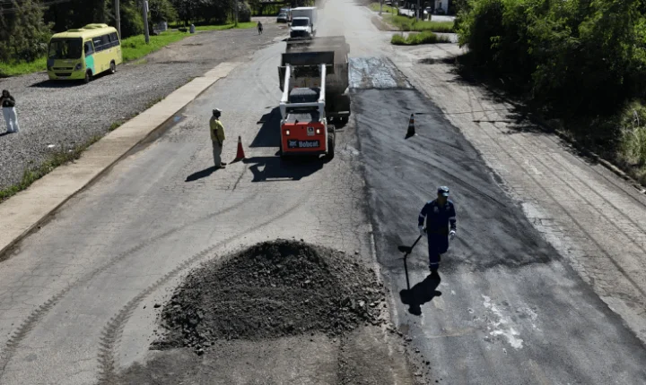 Recapeamento da Avenida JK é concluído entre Miguel Marinho e Barreira do Triunfo em Juiz de Fora