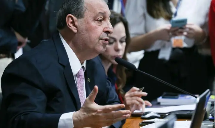 Relator da CCJ do Senado apresenta parecer pelo fim da escala 6x1