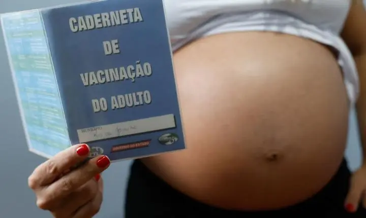Baixa vacinação em gestantes aumenta riscos para mães e bebês no Brasil