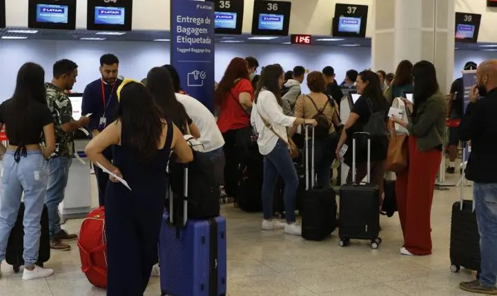 Aeroporto Santos Dumont volta a operar normalmente após cancelamentos