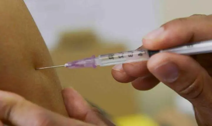 Saúde detalha regras para ampliação da vacinação contra influenza e dengue em Minas