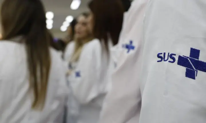 Mais Médicos Especialistas: Ministério da Saúde prorroga atuação de 676 profissionais
