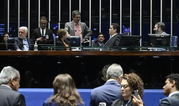 Senado aprova MP para renovação automática da CNH a bons condutores
