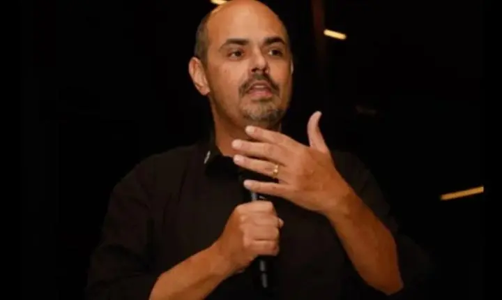 Governador Simões é criticado por usar evento público como palanque em Uberaba