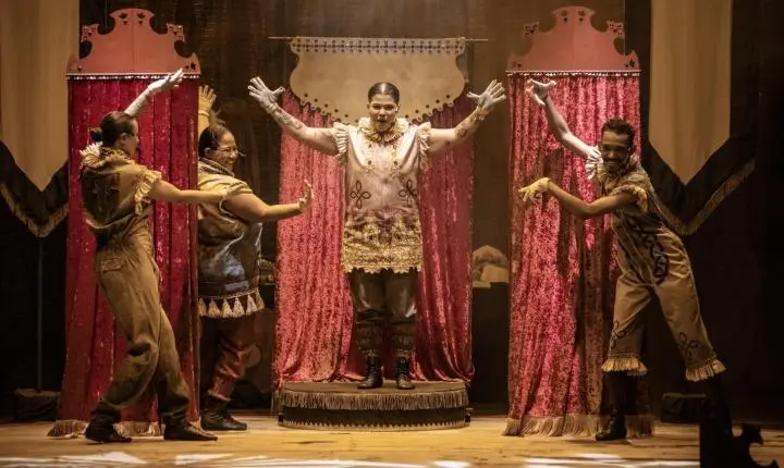 Teatro Paschoal Carlos Magno recebe espetáculo gratuito 'O Menino da Cabeça de Papelão' neste domingo