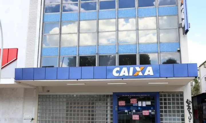 Trabalhadores da Caixa avaliam greve da caixa e nova proposta do banco