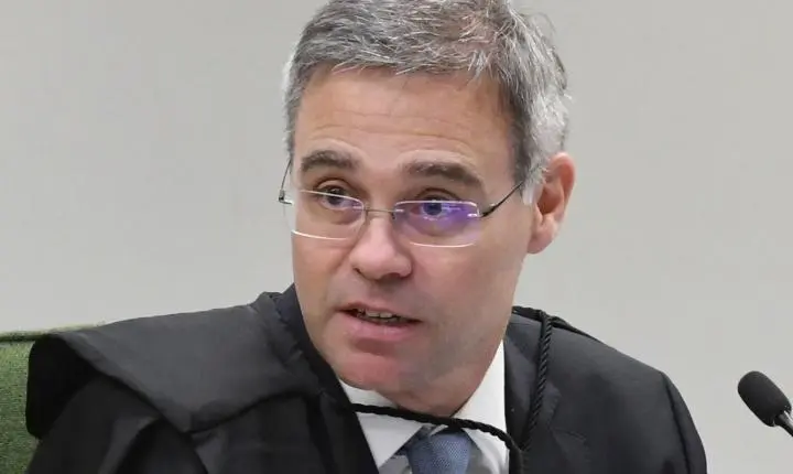 Plenário do TSE inicia julgamento sobre fake news envolvendo Flávio Bolsonaro