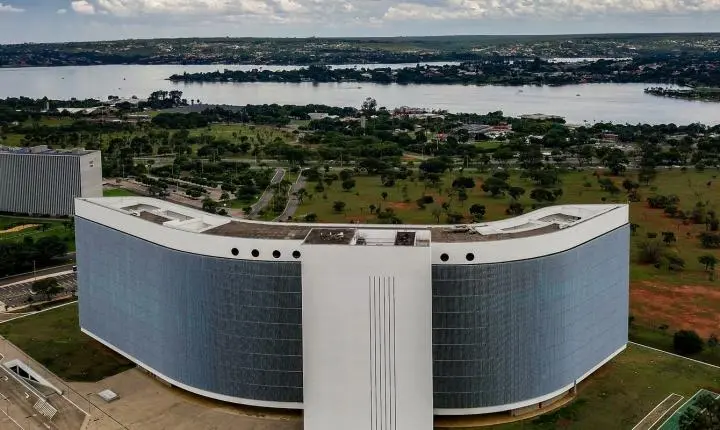 TSE exige igualdade em inteligência artificial da Meta após falhas