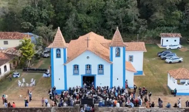 Igreja histórica de Minas Gerais reabre após sete anos de restauração