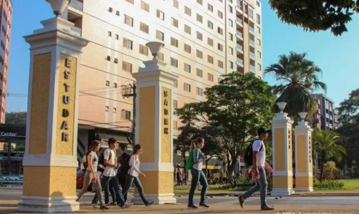 Viçosa recebe Praça de Serviços com emissão de identidade, vacinação e atendimentos gratuitos