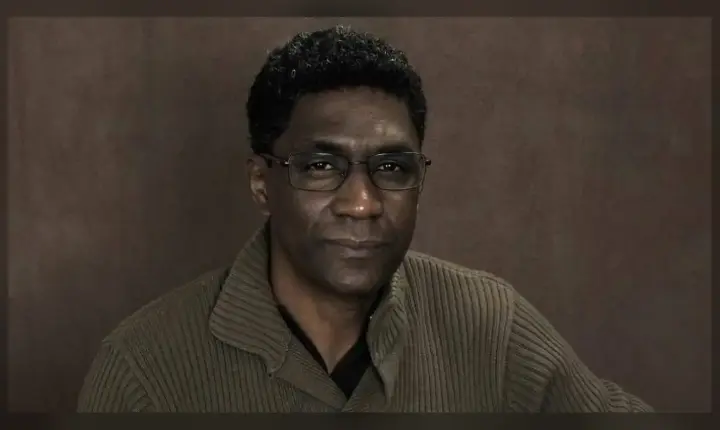 Poeta Edimilson de Almeida Pereira recebe título de professor emérito da UFJF