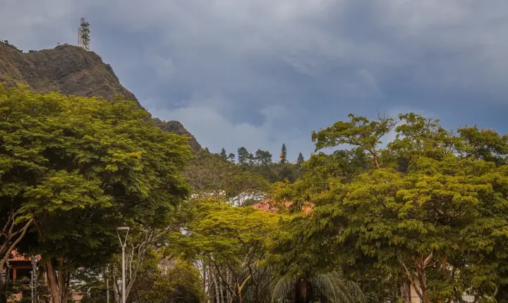 Defesa Civil de Minas Gerais alerta para tempestades e ventos fortes