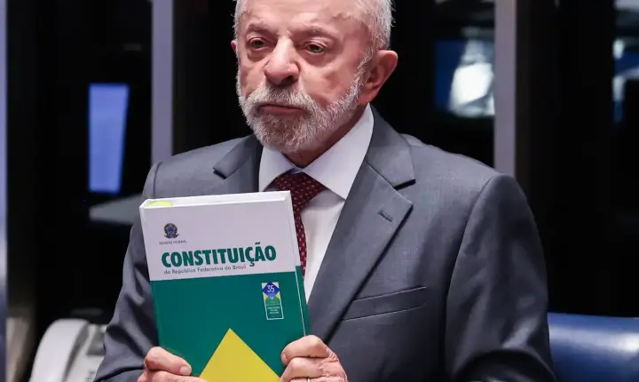 Lula comemora fim da escala 6x1 e faz campanha em Minas Gerais