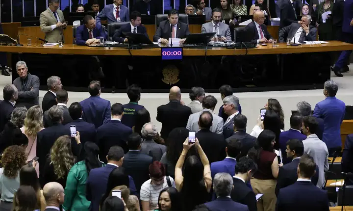 Davi Alcolumbre agenda votação da PEC 6x1 no Senado para a próxima quarta-feira
